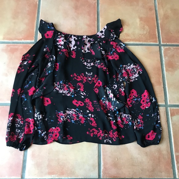 Devlin Floral Cold Shoulder Ruffle Blouse - Picture 6 of 6
